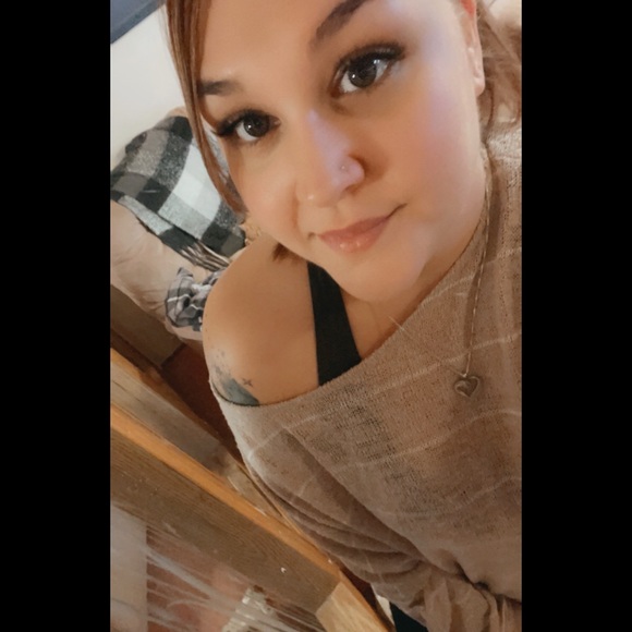 Meet your Posher, Kayla - Picture 1 of 1